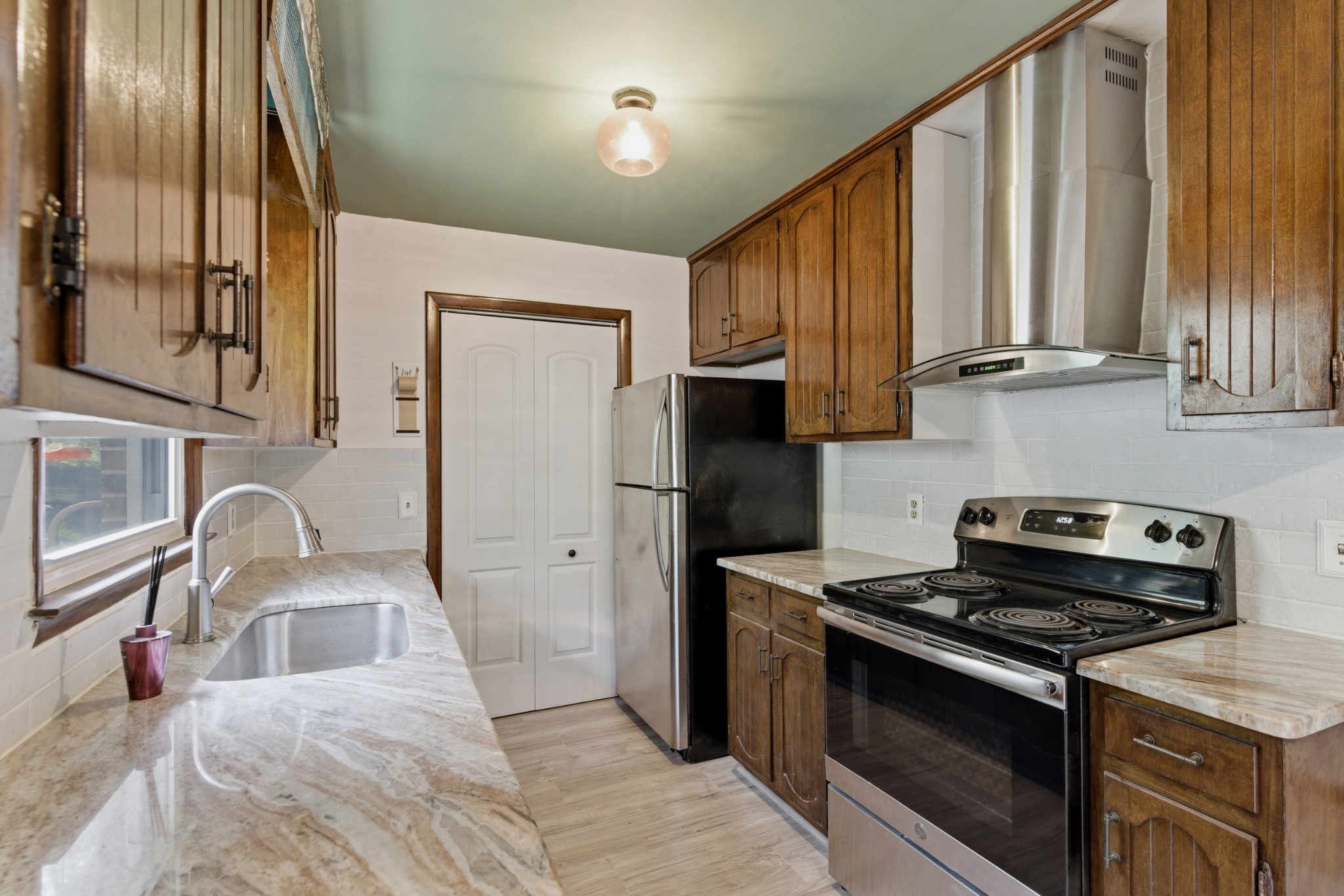 557 Holt Valley Road Nashville, TN 37209 - Photo 17 of 50
