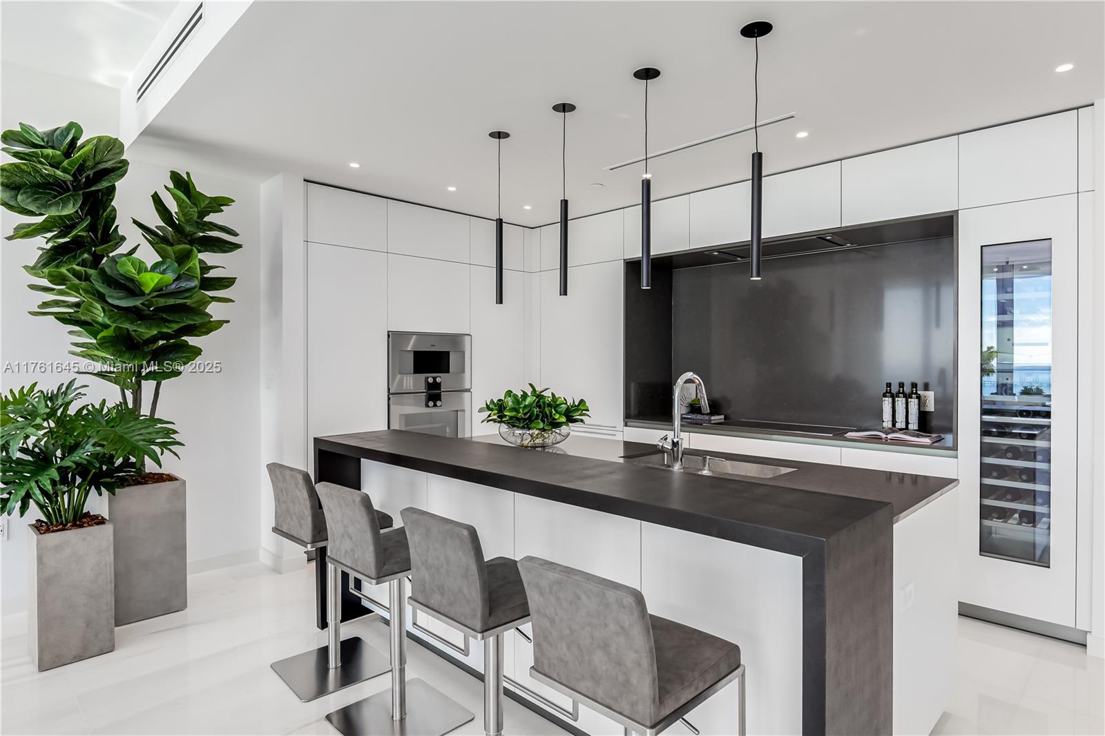 300 Biscayne Blvd Way, Unit 2802 Miami, FL 33131 - Photo 12 of 77