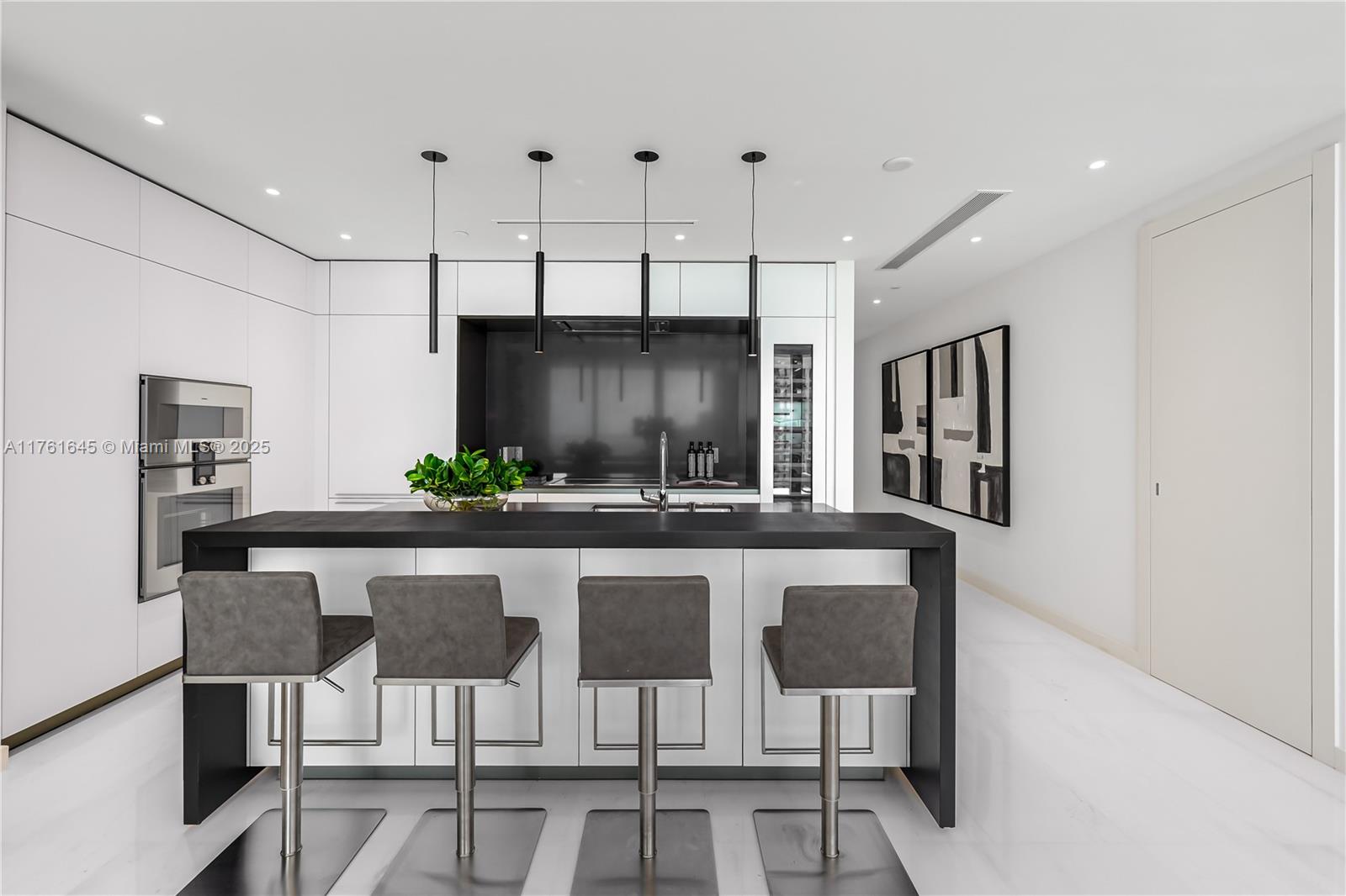 300 Biscayne Blvd Way, Unit 2802 Miami, FL 33131 - Photo 13 of 77