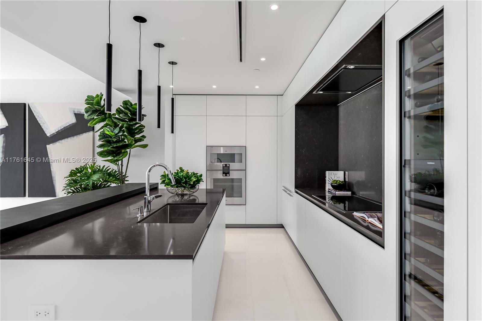 300 Biscayne Blvd Way, Unit 2802 Miami, FL 33131 - Photo 14 of 77