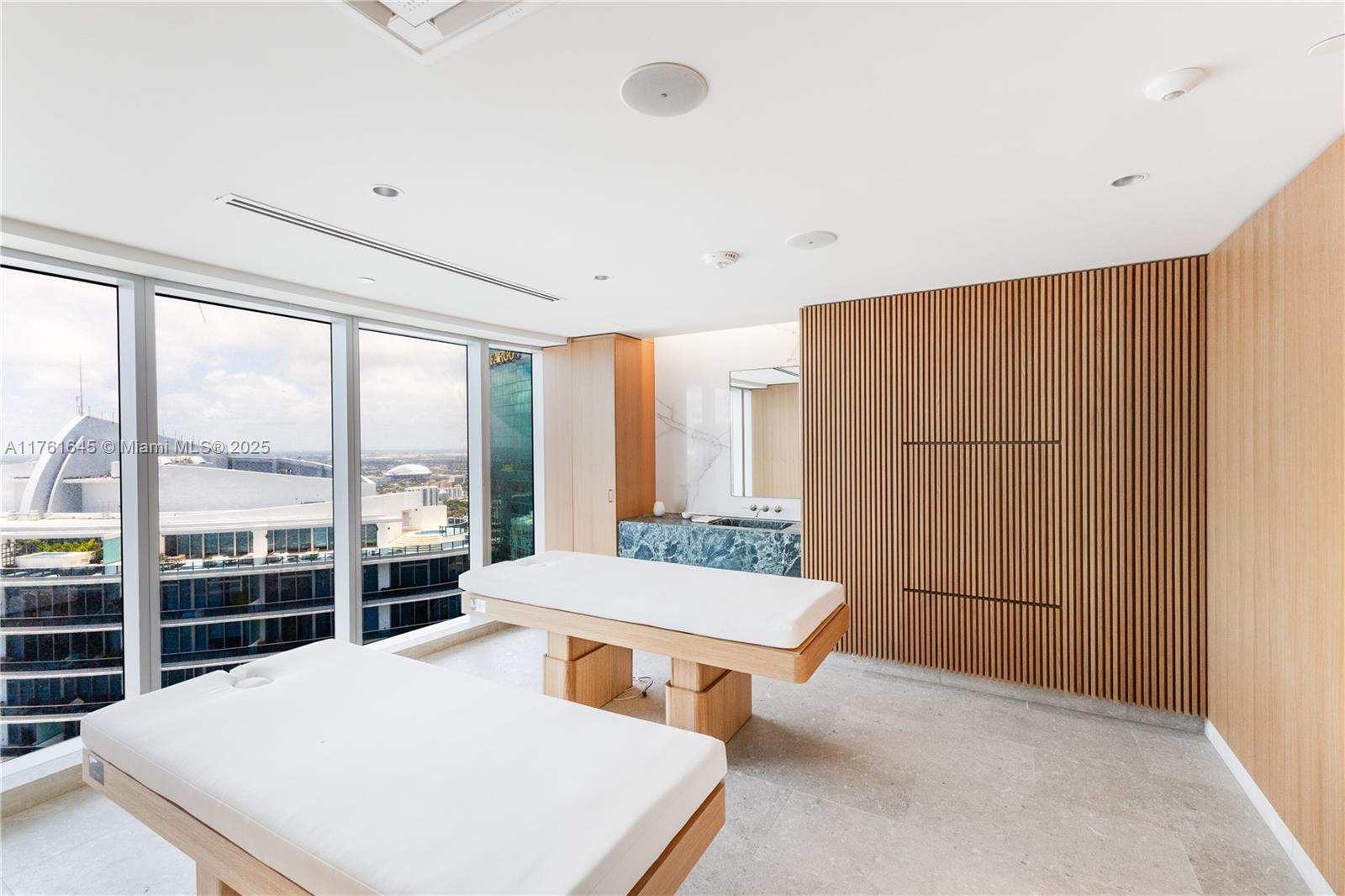 300 Biscayne Blvd Way, Unit 2802 Miami, FL 33131 - Photo 74 of 77