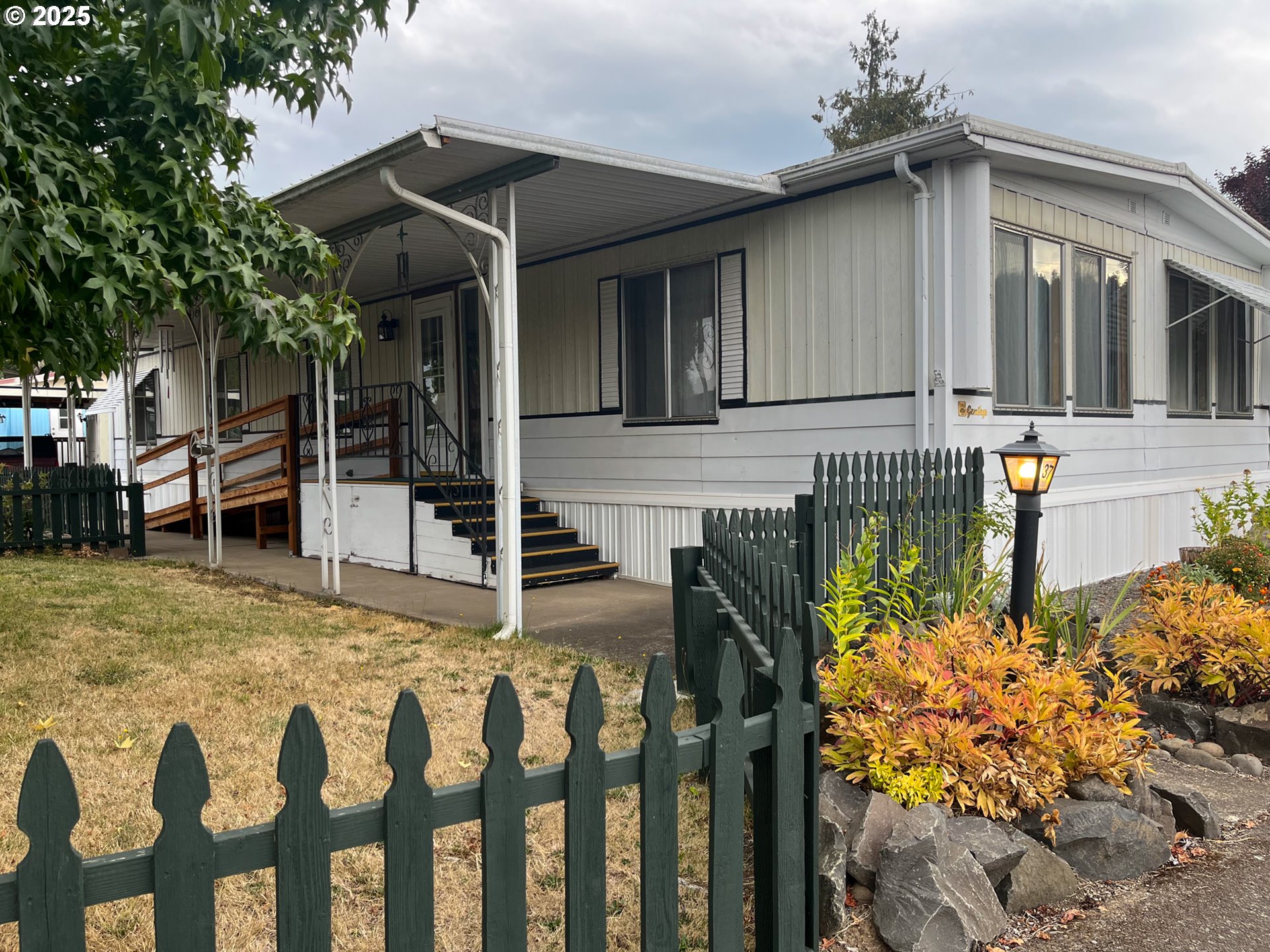 205 South 54th Street, Unit 37 Springfield, OR 97478 - Photo 1 of 33 Gallery Image 1