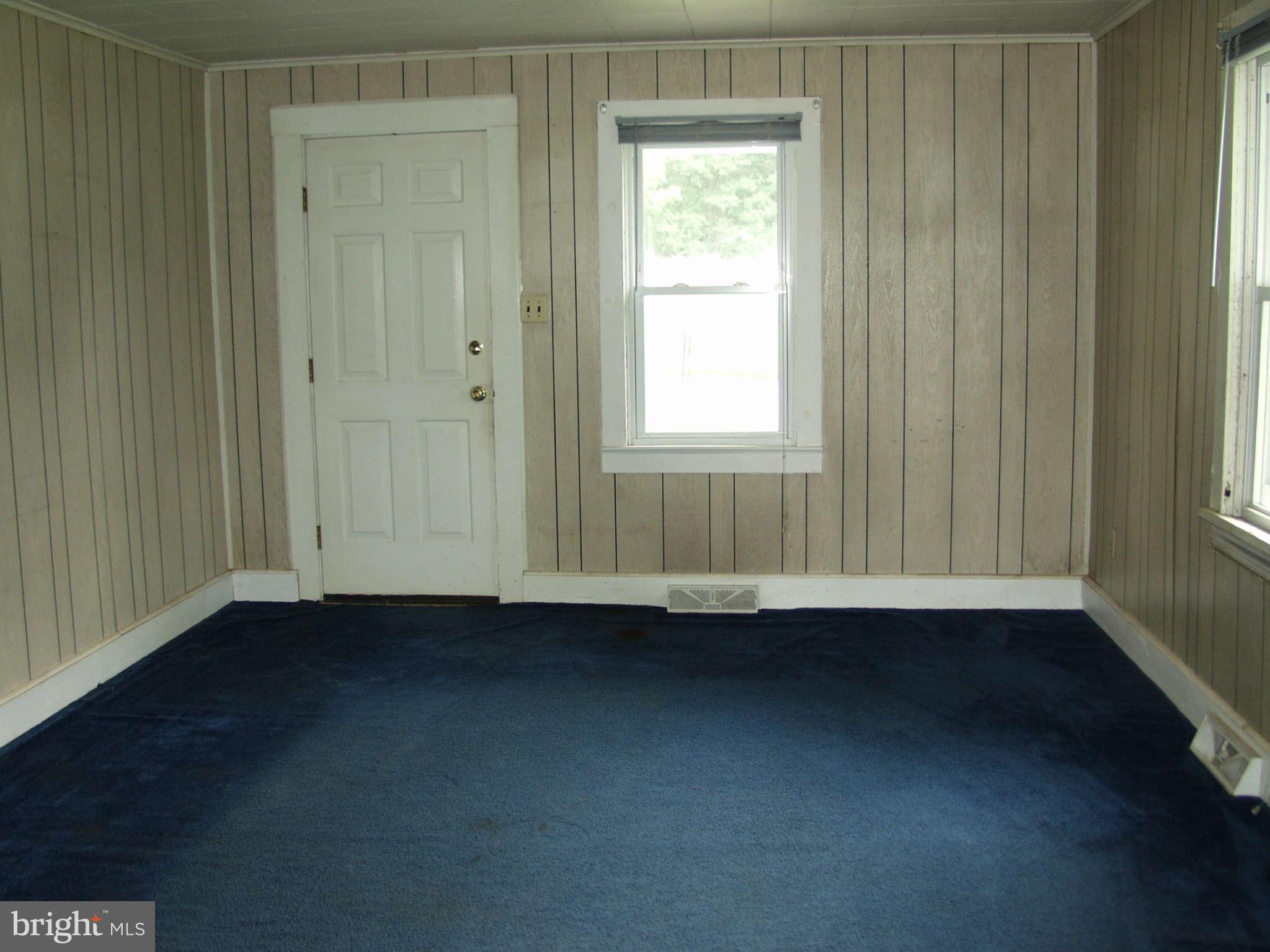 486 Marple Road Winchester, VA 22603 - Photo 6 of 22 Living Room