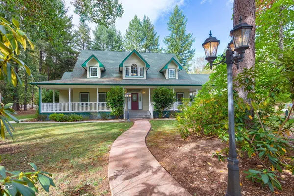 $699,000 | 306 White Oak Drive, Cave Junction, OR 97523