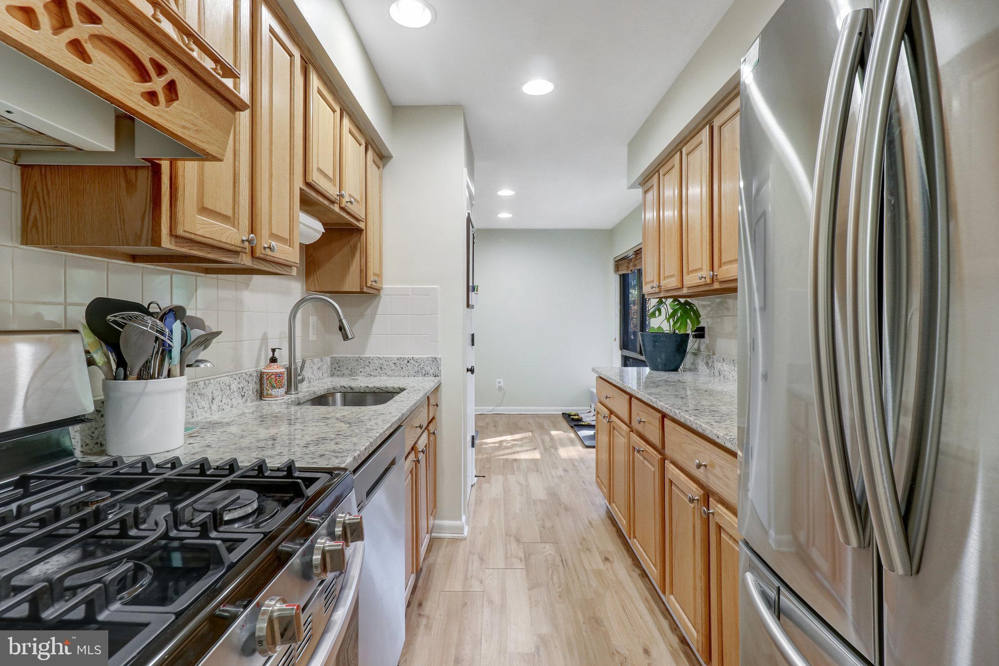 11200 Chestnut Grove Square, Unit 304 Reston, VA 20190 - Photo 8 of 35 Kitchen