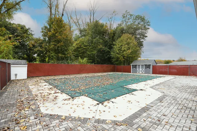 a view of backyard space