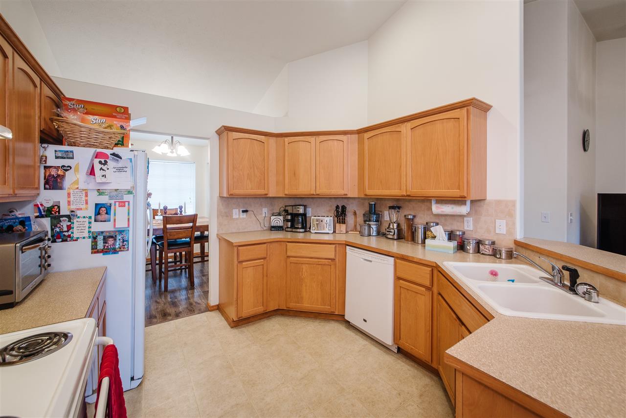 804 South Rees Lane Spokane Valley, WA 99037 - Photo 10 of 20