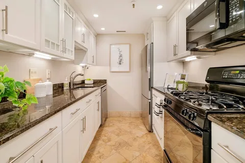 $1,050,000 | 71 Fulkerson Street, Unit 102, Cambridge, MA 02141