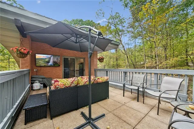 a outdoor view with a sitting space