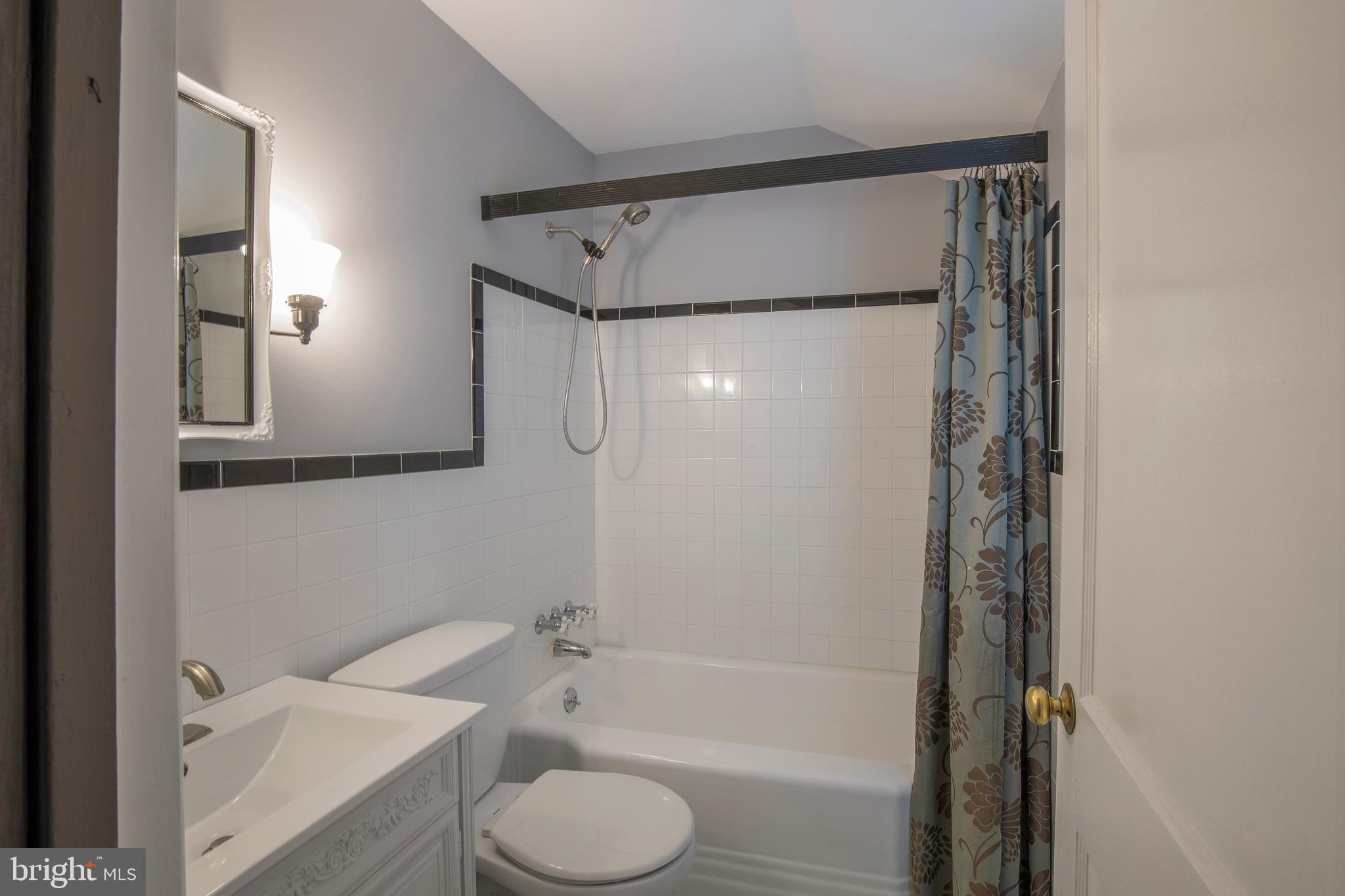 25 Belair Road Warminster, PA 18974 - Photo 16 of 23 Upstairs Hall Bath