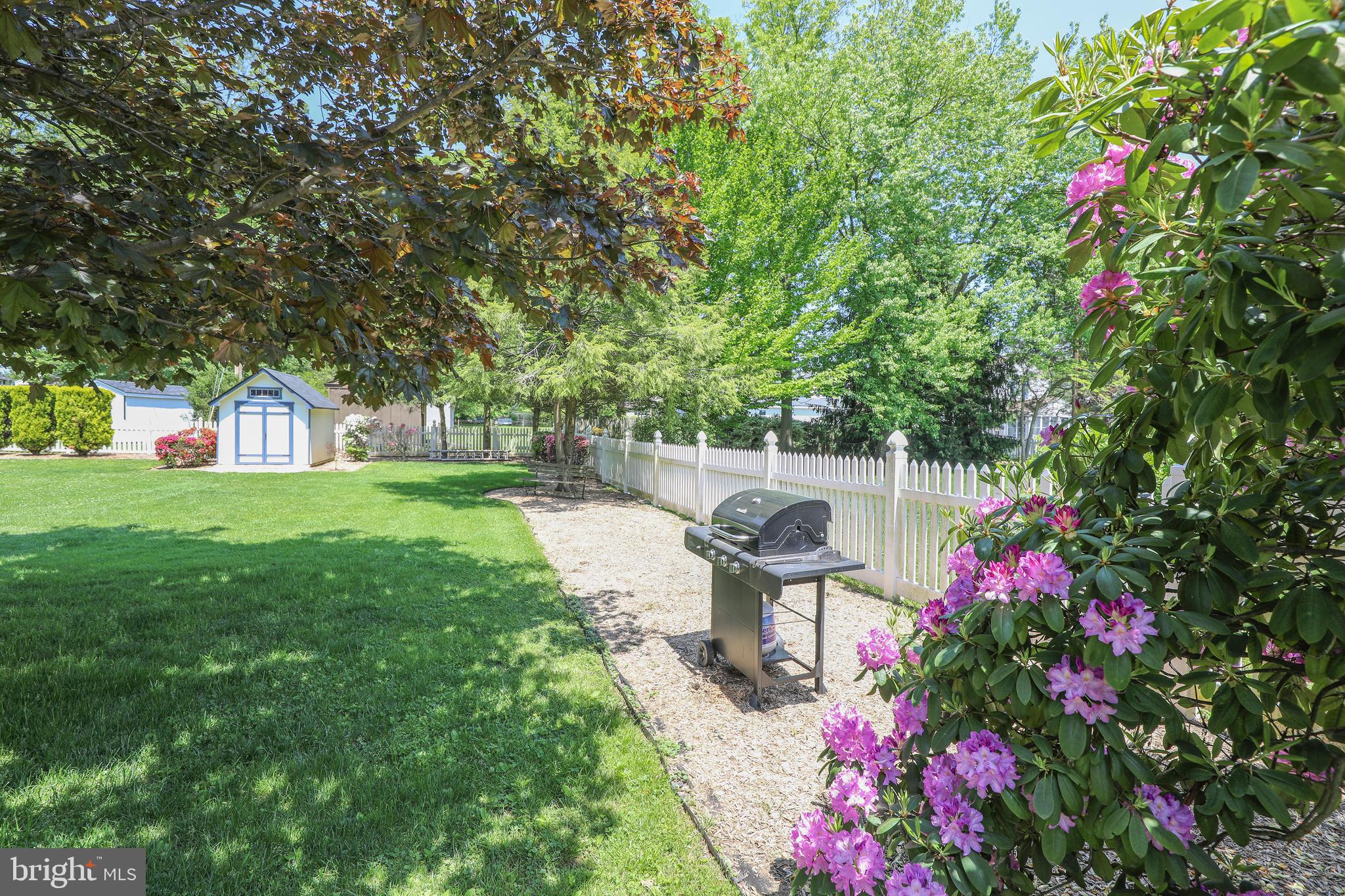 25 Belair Road Warminster, PA 18974 - Photo 20 of 23 Spacious Fenced Back Yard