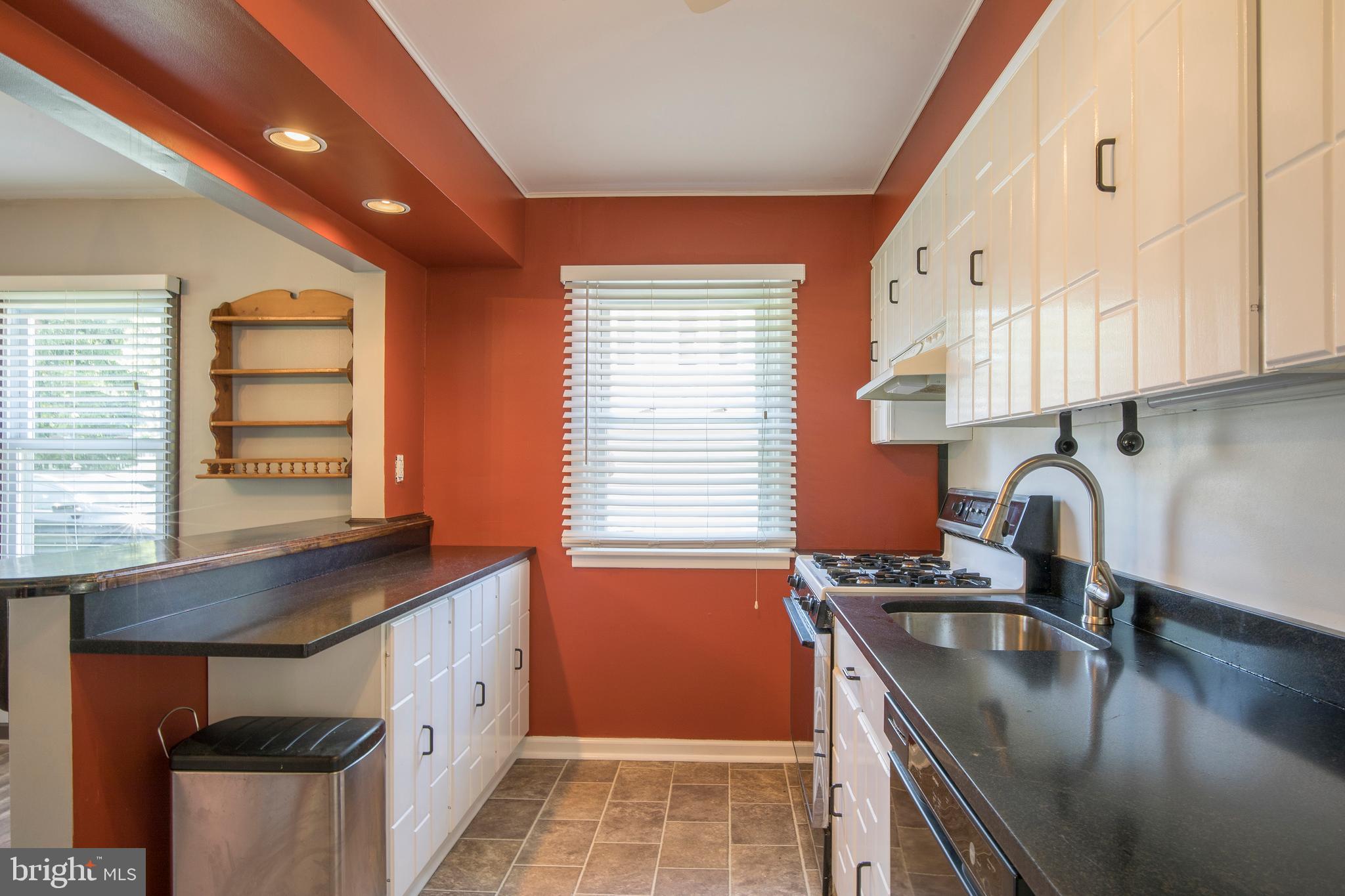 25 Belair Road Warminster, PA 18974 - Photo 8 of 23 Kitchen with Quartz Counter Tops