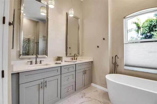 $635,000 | 5988 Viola Road, Venice, FL 34293