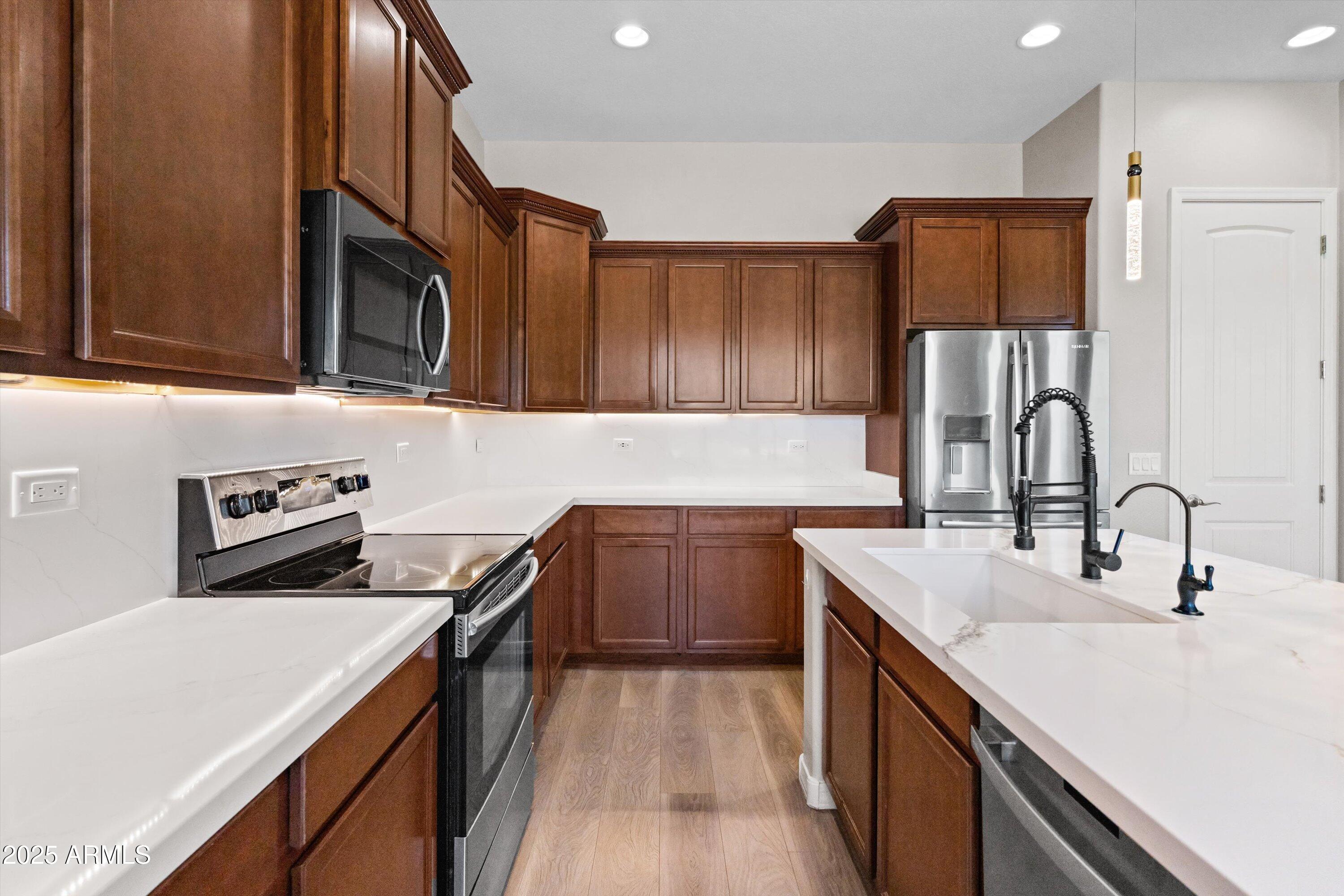 20486 West Ridge Road Buckeye, AZ 85396 - Photo 20 of 100 Kitchen