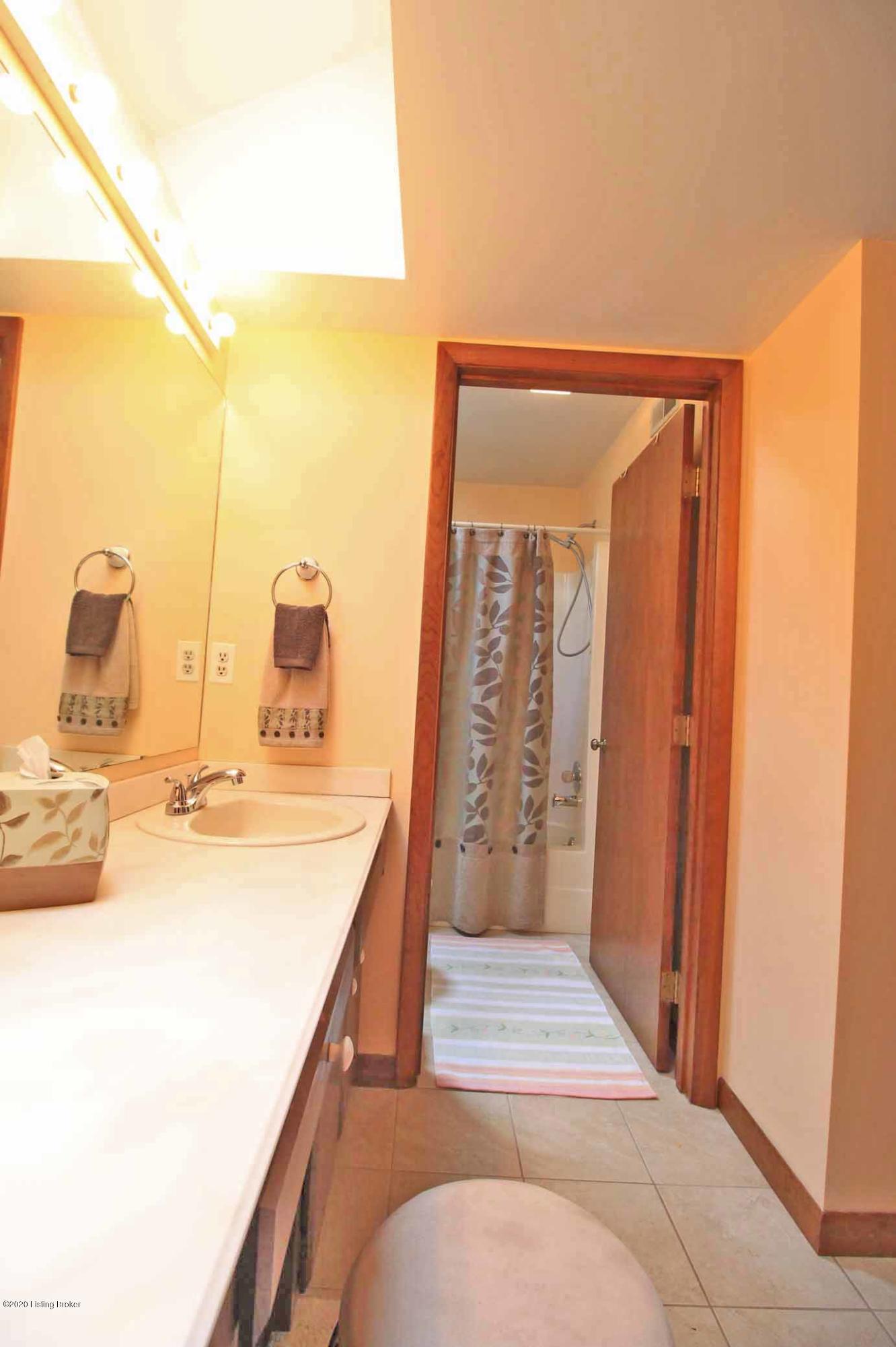5957 Hickory Ridge Road Waddy, KY 40076 - Photo 20 of 52 Master Bath