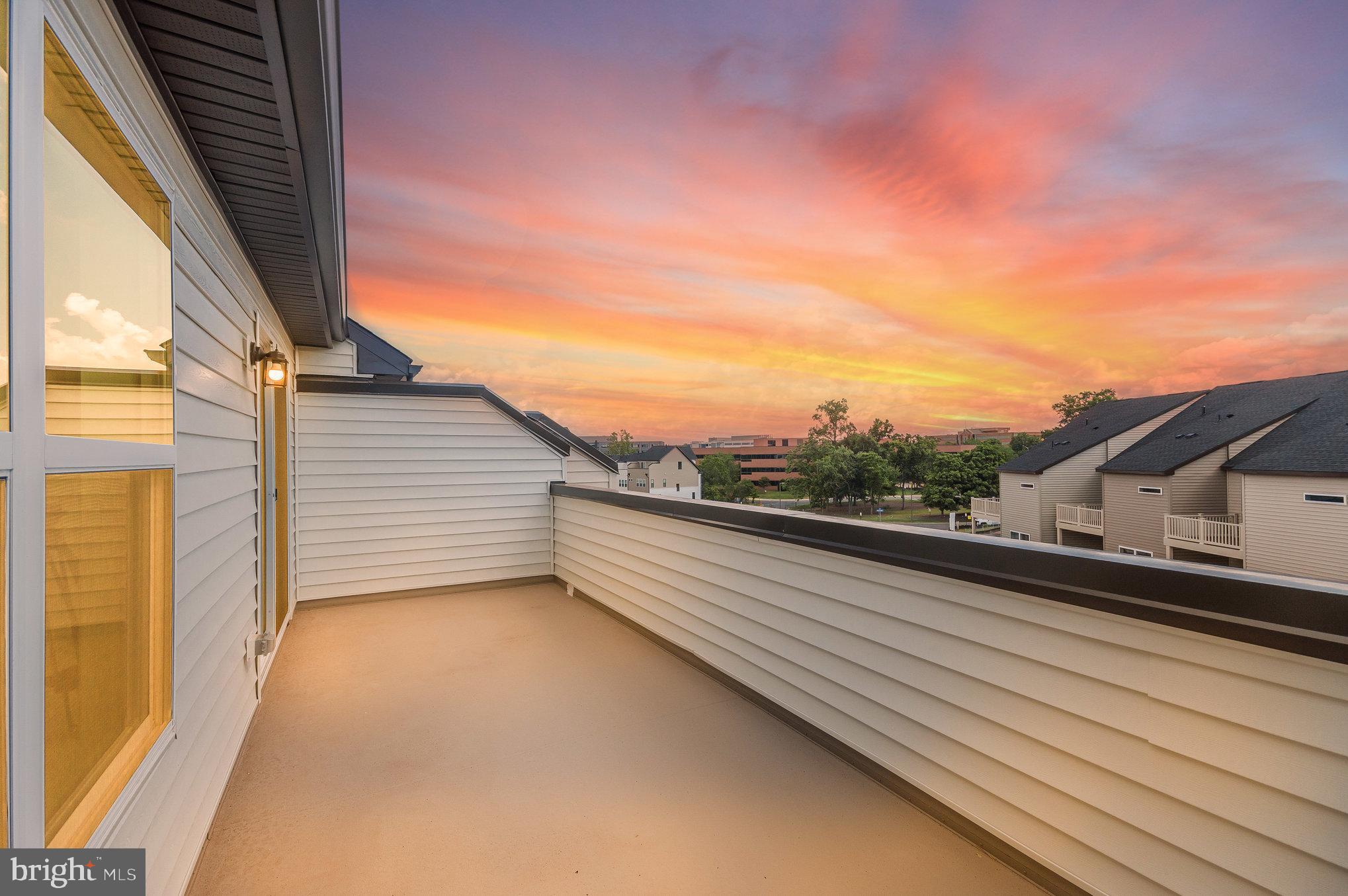 4920 Chelan Crossing Chantilly, VA 20151 - Photo 2 of 35 SAMPLE PHOTO ONLY -- Upper Balcony