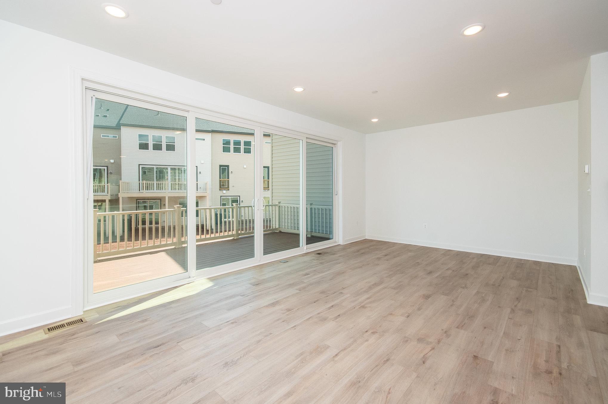 4920 Chelan Crossing Chantilly, VA 20151 - Photo 4 of 35 SAMPLE PHOTO ONLY -- Great Room