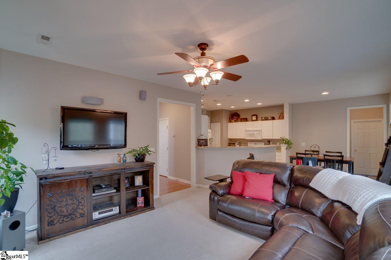 121 Ridgeleigh Way Simpsonville, SC 29681 - Photo 13 of 36 Gallery Image 13