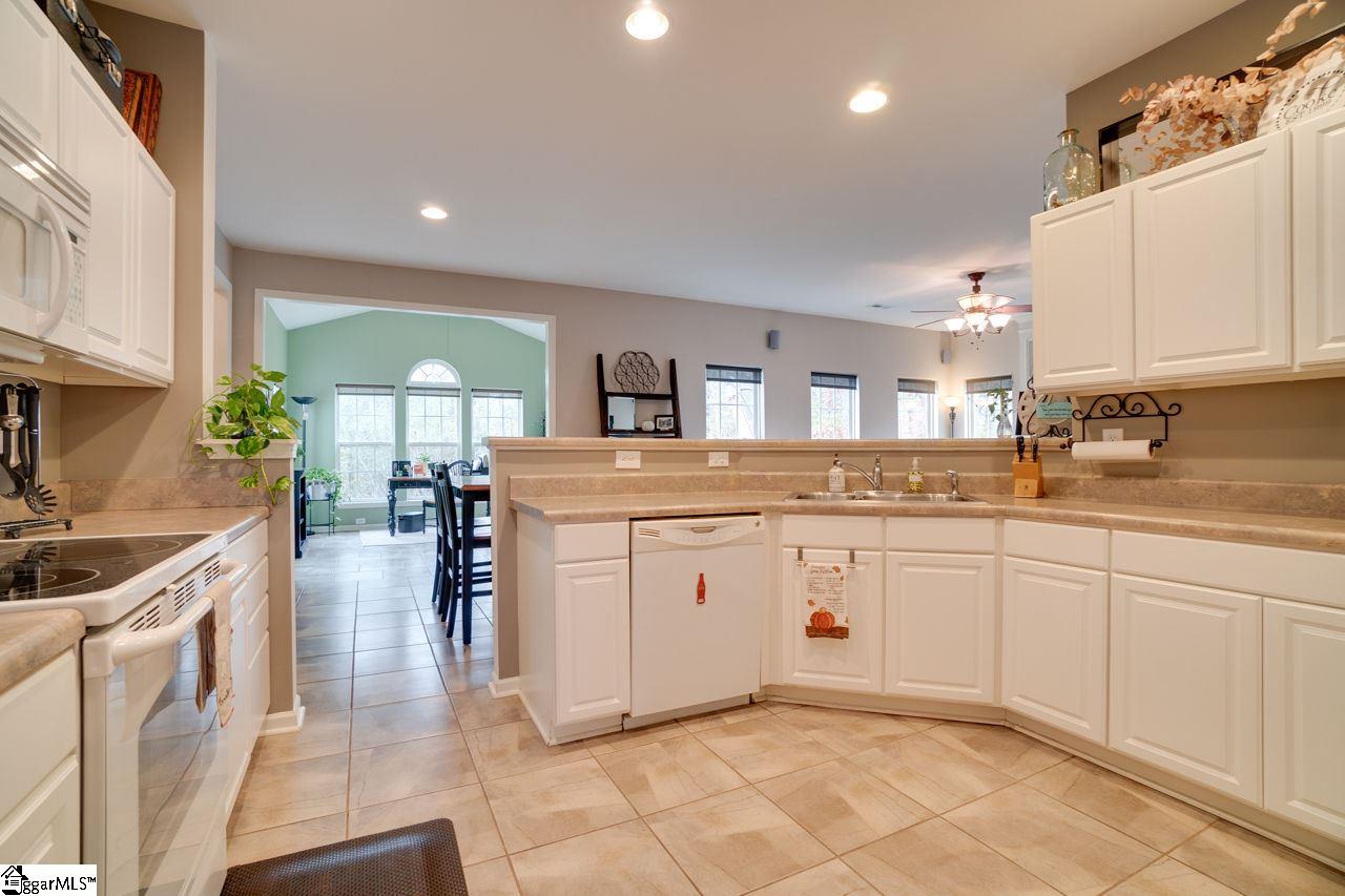 121 Ridgeleigh Way Simpsonville, SC 29681 - Photo 21 of 36 Gallery Image 21