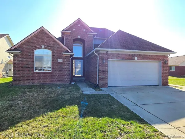 $2,600 | 42510 Pinehurst Drive, Clinton Township, MI 48036