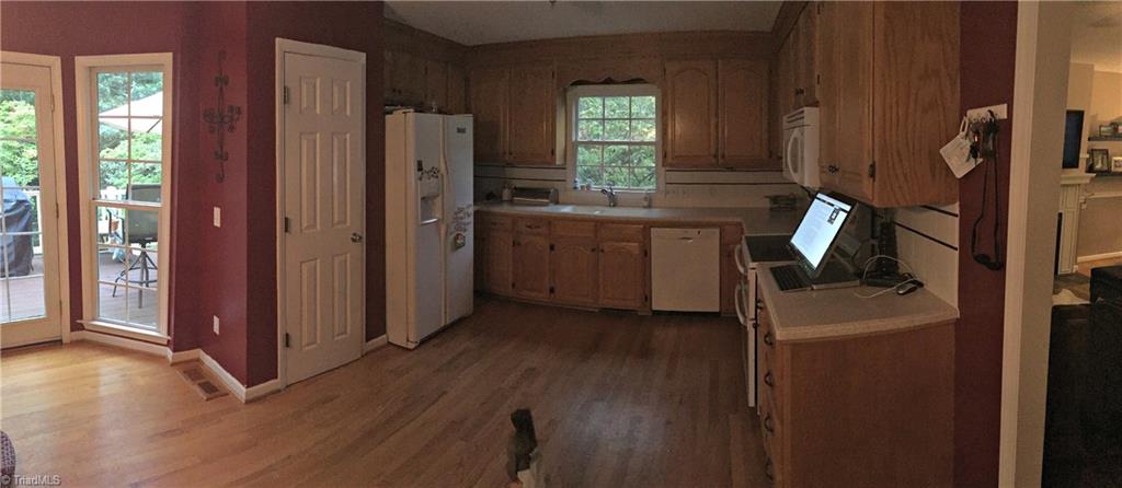 135 Aaron Road Elkin, NC 28621 - Photo 2 of 16 Kitchen/Dining