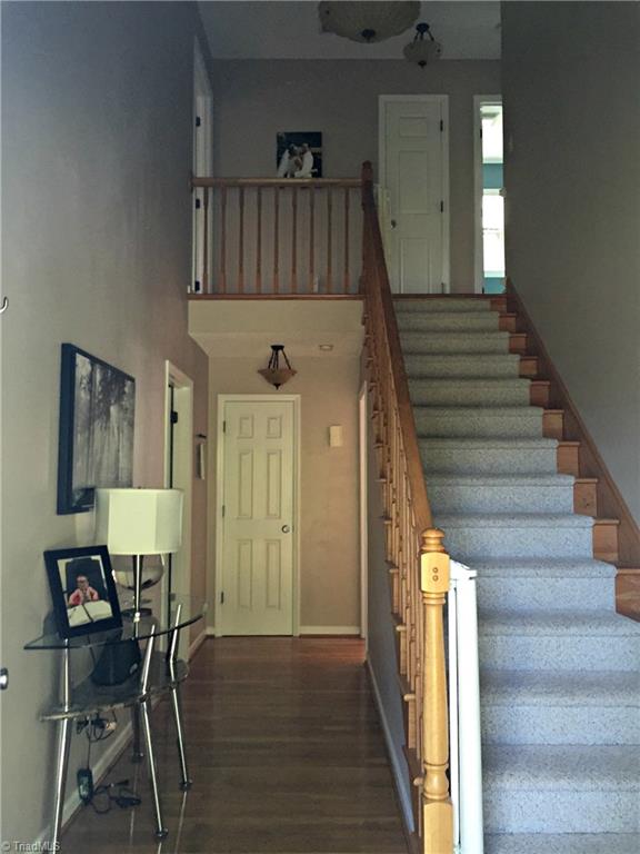 135 Aaron Road Elkin, NC 28621 - Photo 4 of 16 Stairway at entrance.