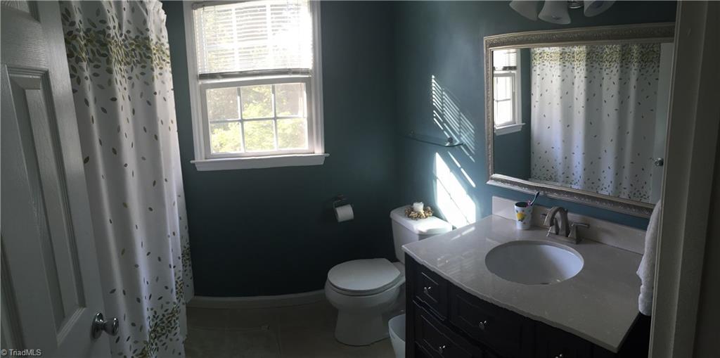 135 Aaron Road Elkin, NC 28621 - Photo 10 of 16 2nd floor Bath.