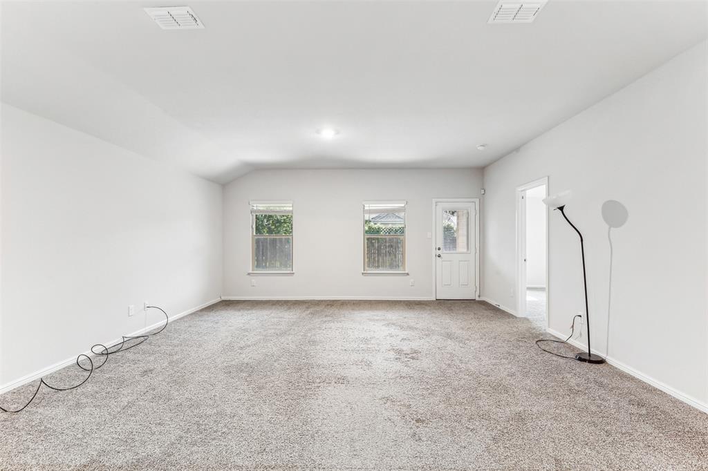 714 Wolf Creek Cleburne, TX 76033 - Photo 20 of 40