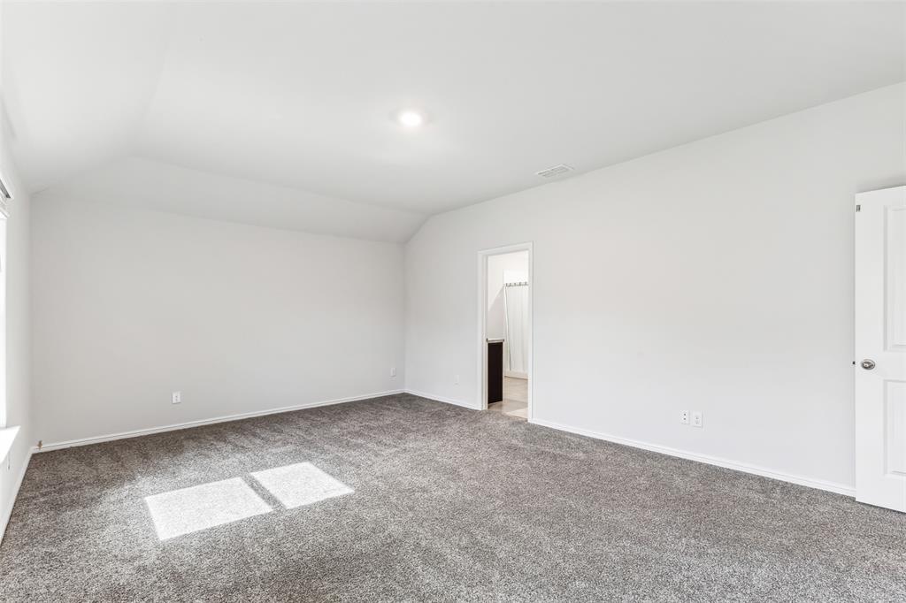 714 Wolf Creek Cleburne, TX 76033 - Photo 30 of 40 an empty room with window