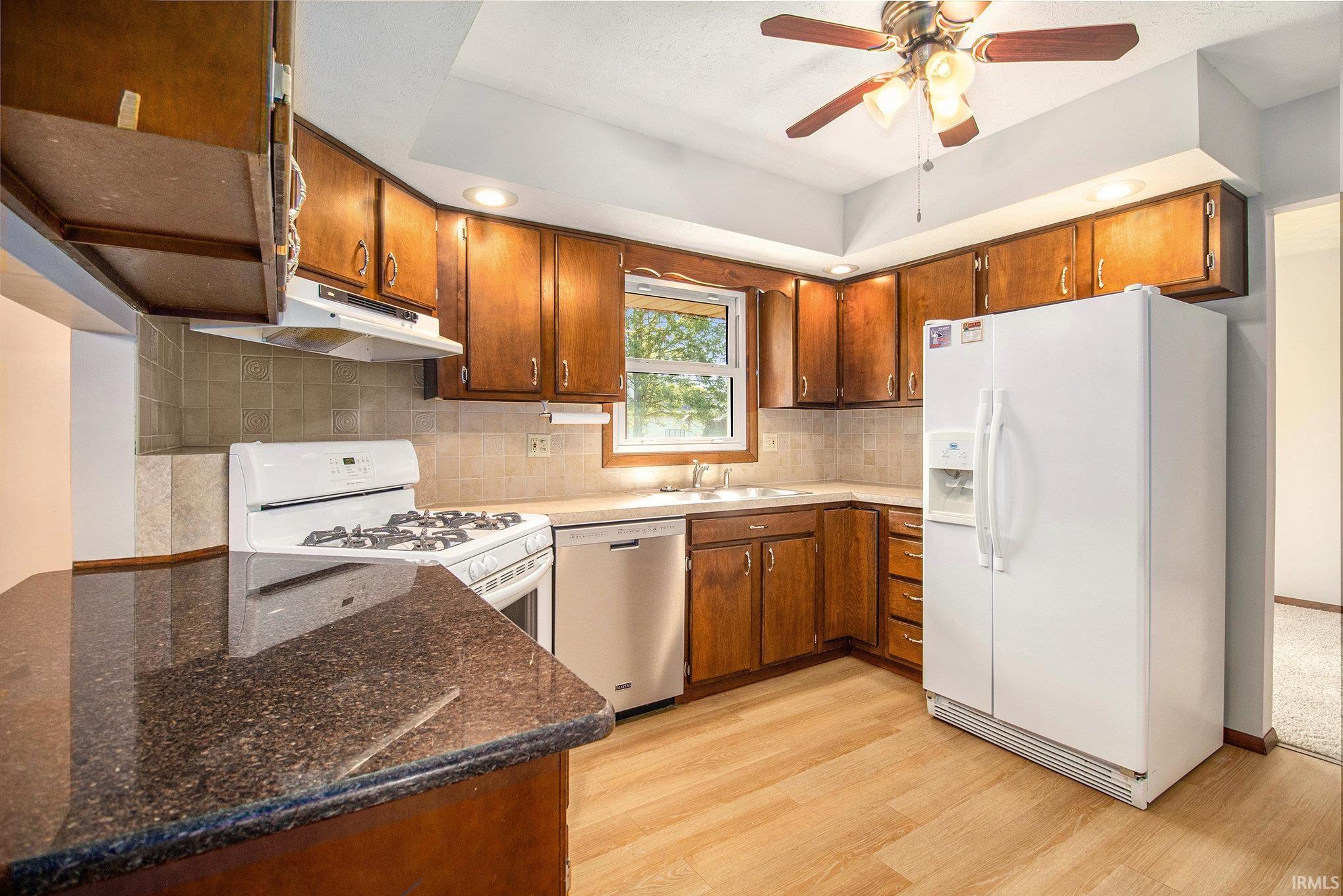 56144 Buckeye Road Mishawaka, IN 46545 - Photo 6 of 25 Gallery Image 6