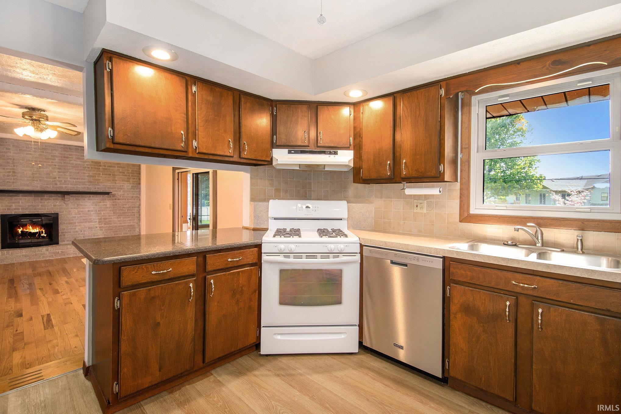 56144 Buckeye Road Mishawaka, IN 46545 - Photo 7 of 25 Gallery Image 7