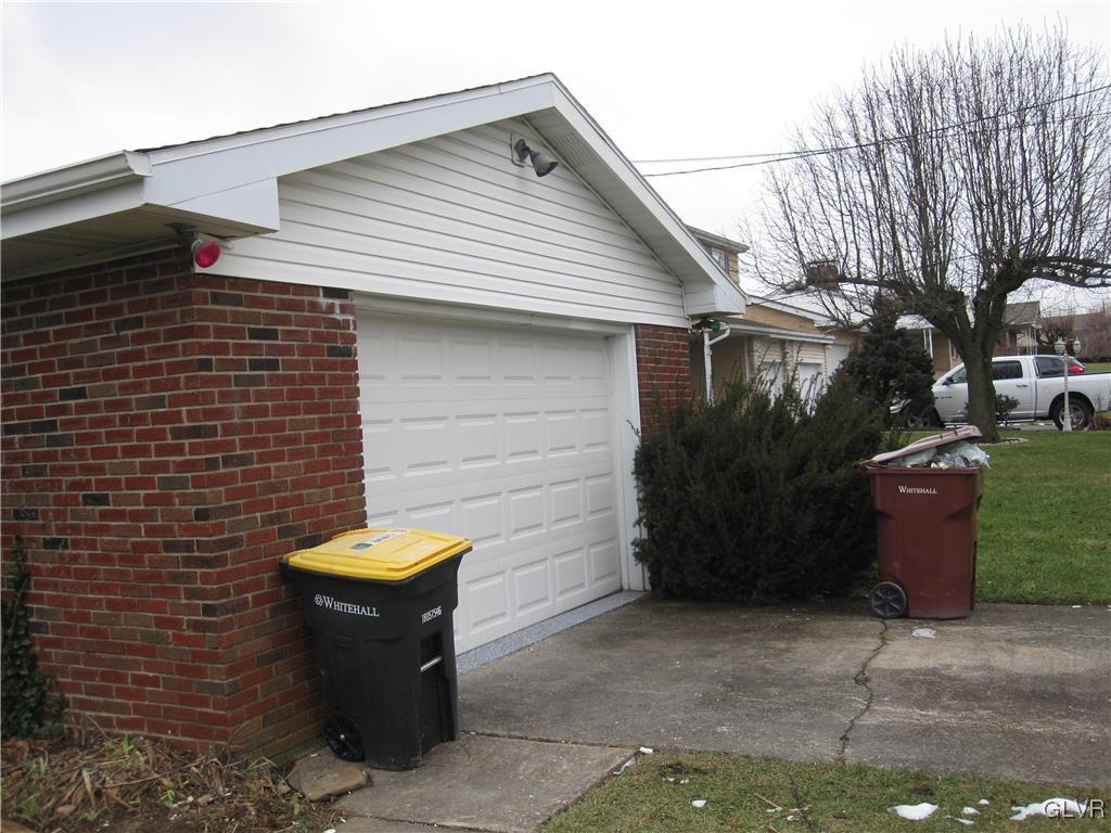 3226 South Ruch Street Whitehall, PA 18052 - Photo 4 of 36 Gallery Image 4