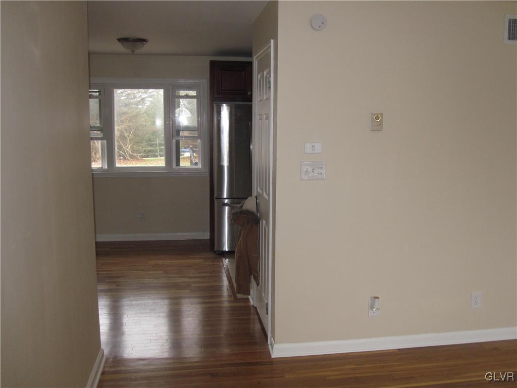 3226 South Ruch Street Whitehall, PA 18052 - Photo 7 of 36 Gallery Image 7