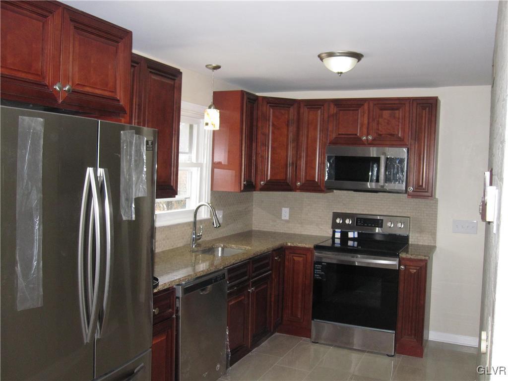 3226 South Ruch Street Whitehall, PA 18052 - Photo 8 of 36 Gallery Image 8