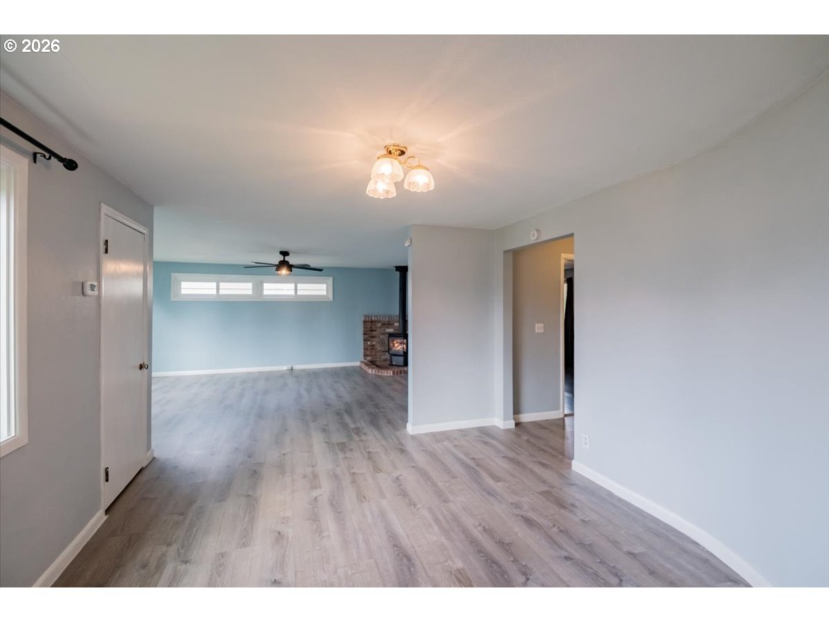 491 Cleveland Street Lebanon, OR 97355 - Photo 13 of 34