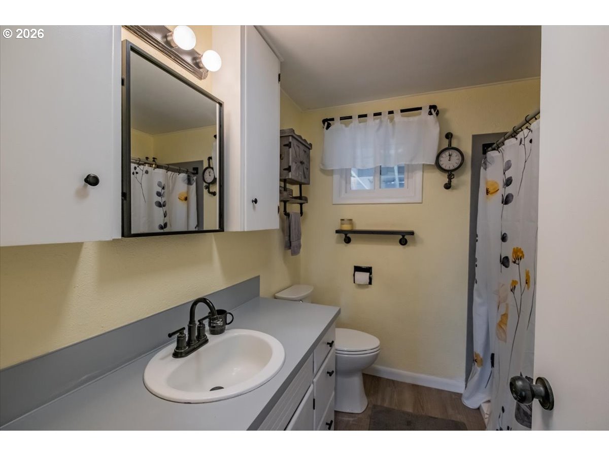 491 Cleveland Street Lebanon, OR 97355 - Photo 14 of 34