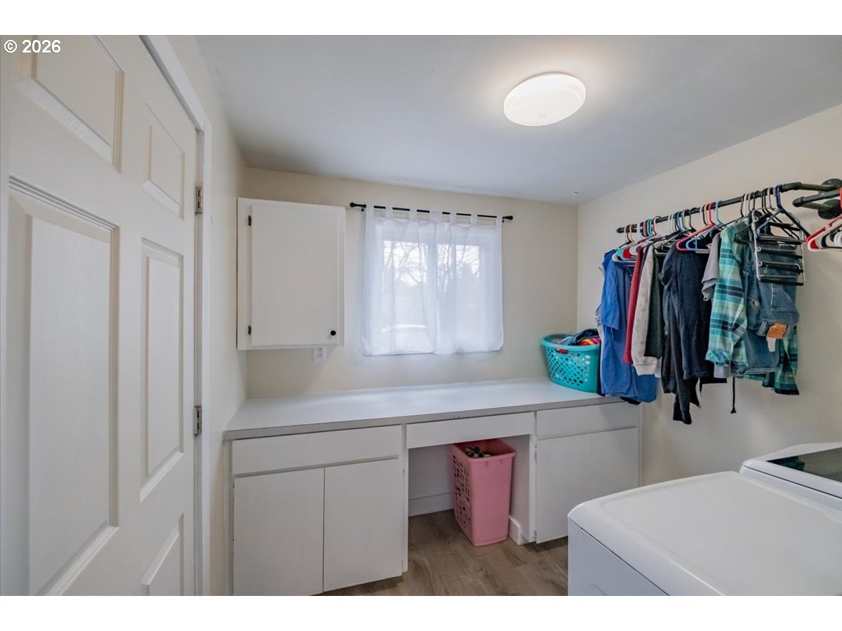 491 Cleveland Street Lebanon, OR 97355 - Photo 20 of 34