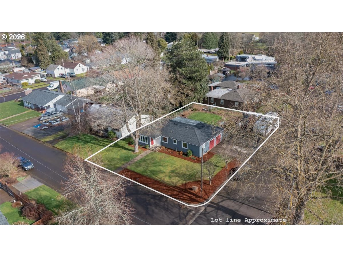 491 Cleveland Street Lebanon, OR 97355 - Photo 2 of 34