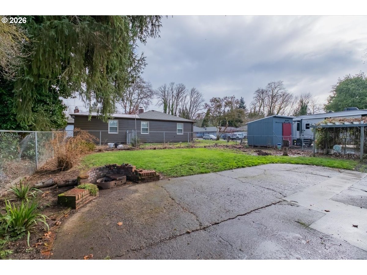 491 Cleveland Street Lebanon, OR 97355 - Photo 24 of 34