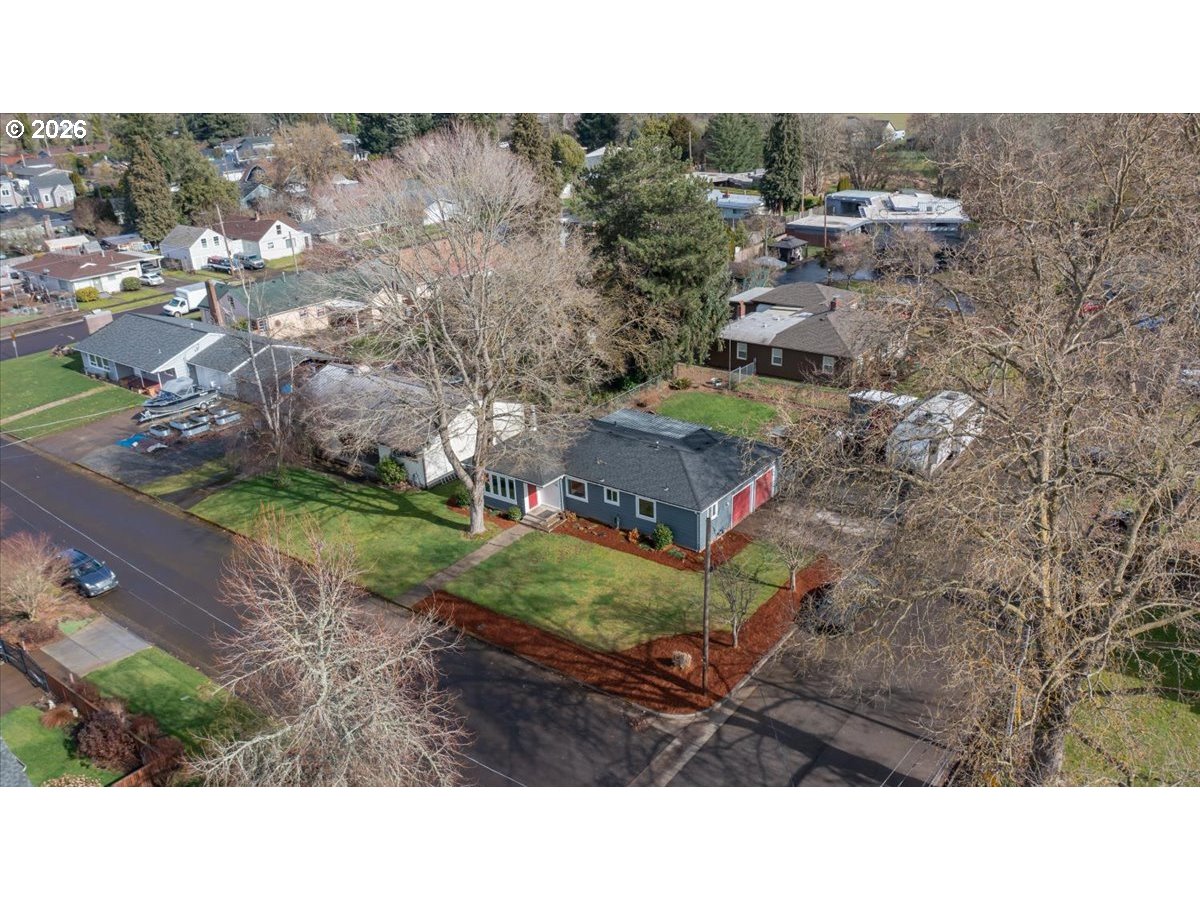 491 Cleveland Street Lebanon, OR 97355 - Photo 33 of 34