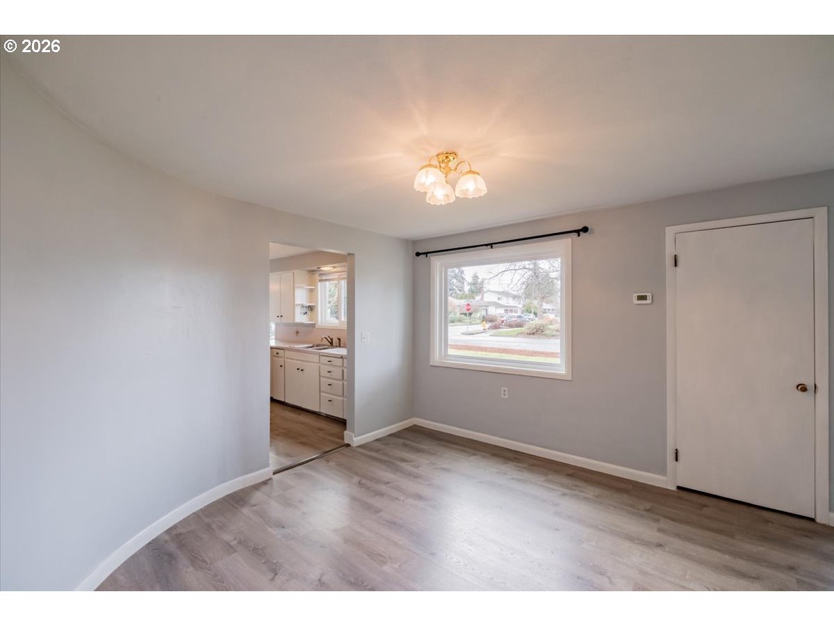 491 Cleveland Street Lebanon, OR 97355 - Photo 7 of 34