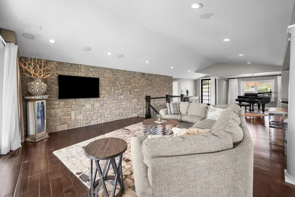 $1,350,000 | 401 Pollard Circle, Cadiz, KY 42211