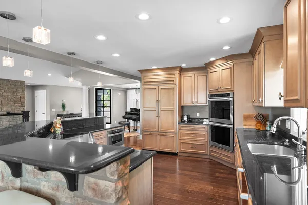 $1,350,000 | 401 Pollard Circle, Cadiz, KY 42211