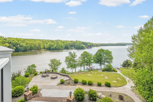 $1,350,000 | 401 Pollard Circle, Cadiz, KY 42211