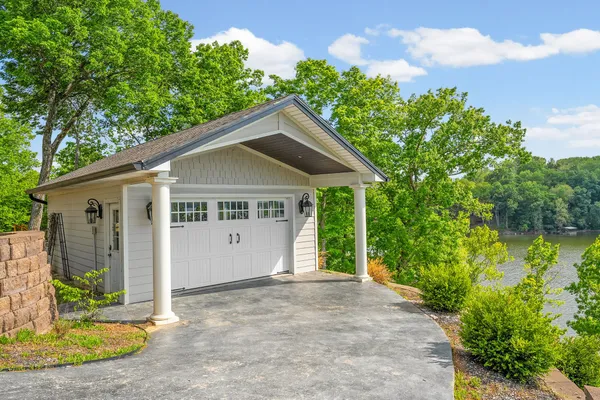 $1,350,000 | 401 Pollard Circle, Cadiz, KY 42211