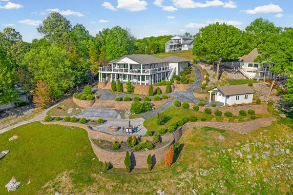 $1,350,000 | 401 Pollard Circle, Cadiz, KY 42211