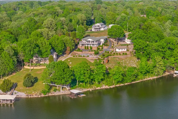 $1,350,000 | 401 Pollard Circle, Cadiz, KY 42211
