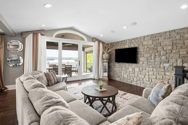 $1,350,000 | 401 Pollard Circle, Cadiz, KY 42211