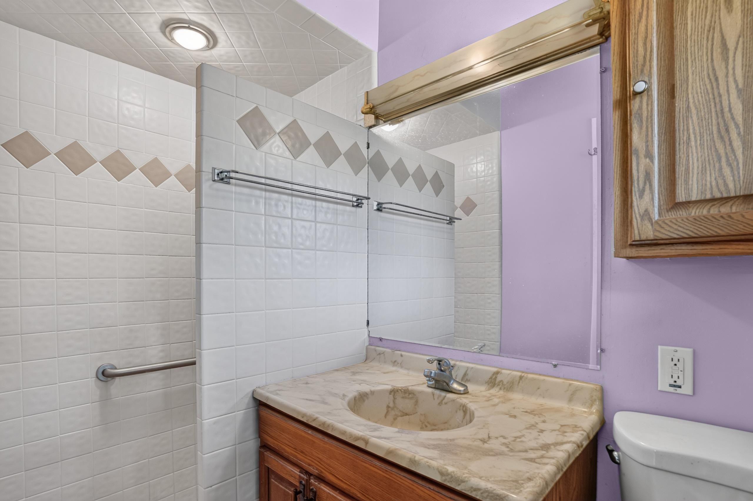 2475 Park Drive Jackson, MI 49203 - Photo 30 of 41 Park Dr master bath