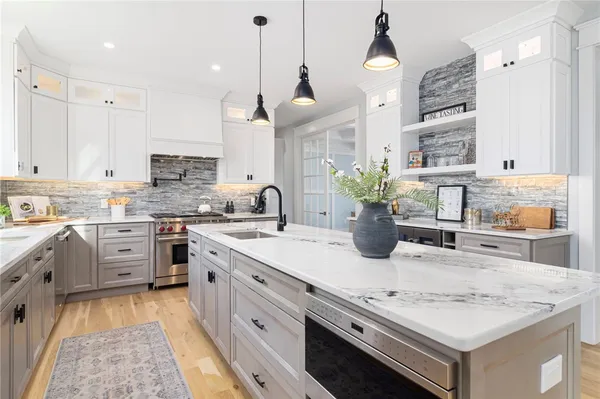 $2,399,900 | 35 Beech Crest Road, East Greenwich, RI 02818